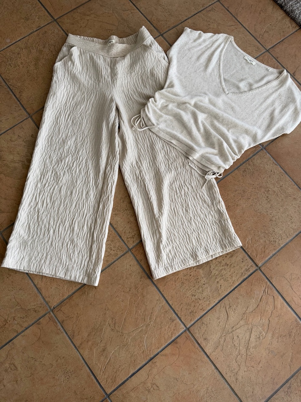 M.STUDIO Cream Wide-Leg Crop Pants